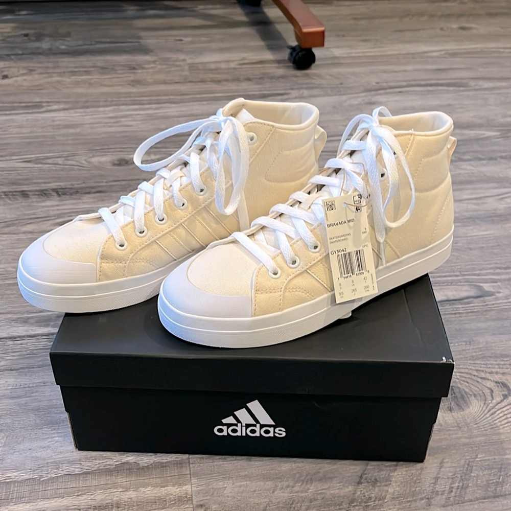NWT Adidas bravada skateboarding mid/high top size 9 1/2 sneaker shoe women's